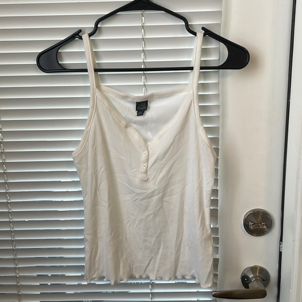 white crop top tank